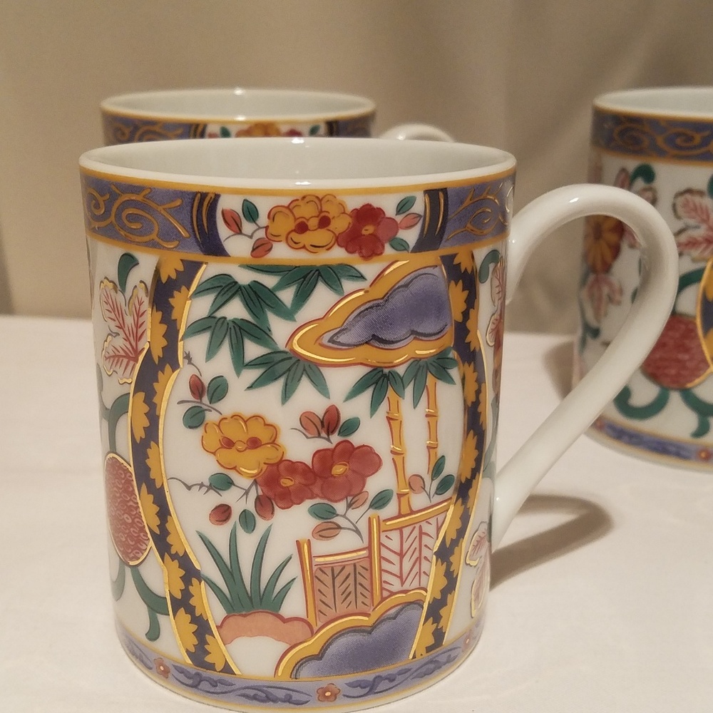 SOLD! 4 Imari Gohan Floral pattern Coffee Tea Mugs